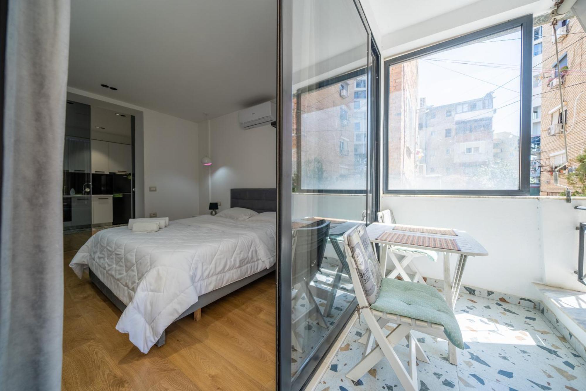 Cosy Urban Central Apartment ติรานา ภายนอก รูปภาพ