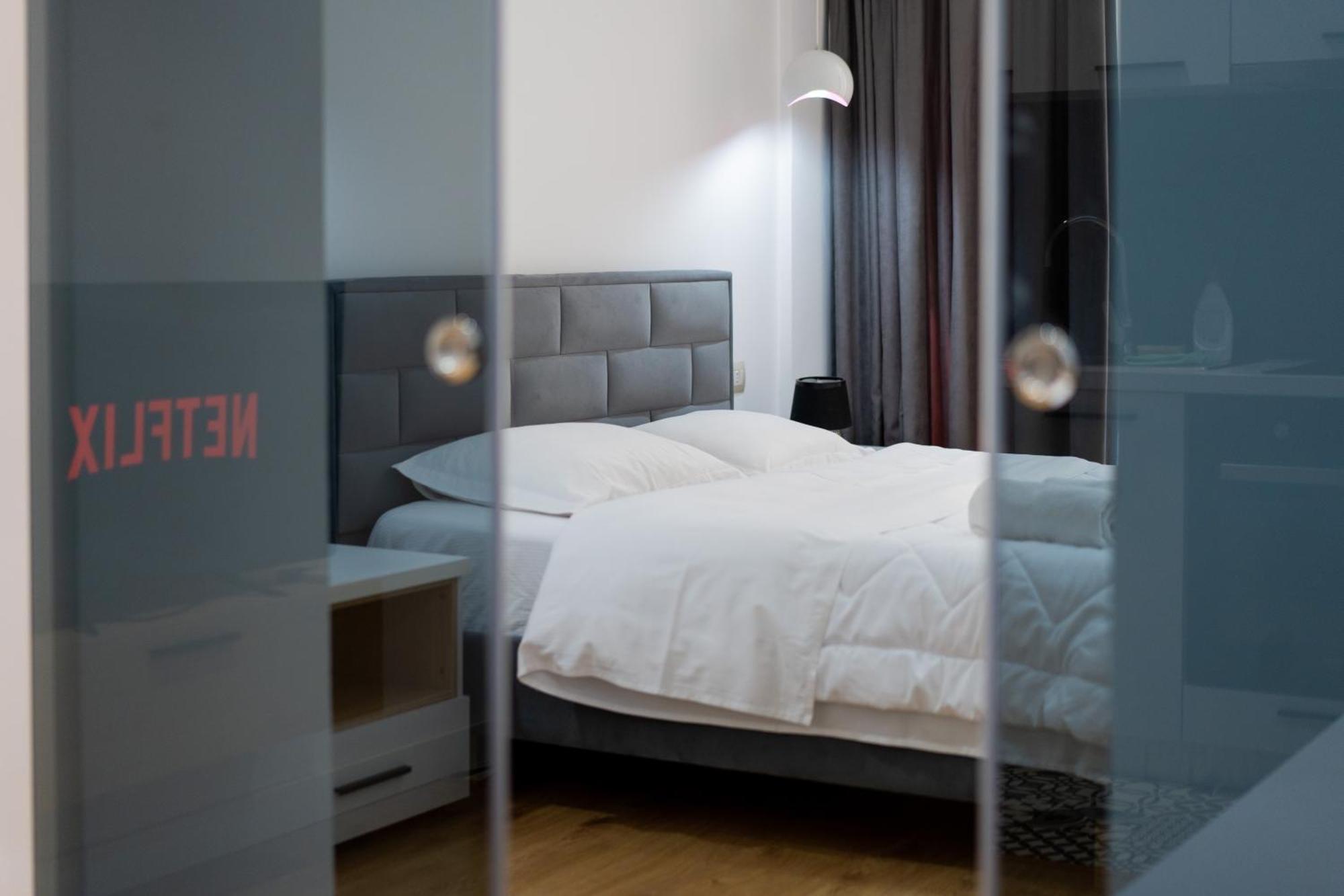 Cosy Urban Central Apartment ติรานา ภายนอก รูปภาพ